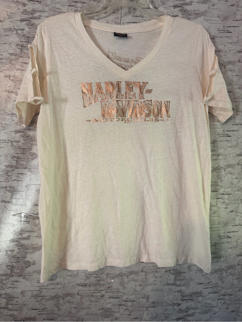 Harley-Davidson Women’s Cream V-Neck Tee with Rose-Gold Logo Nashville Tn. XL